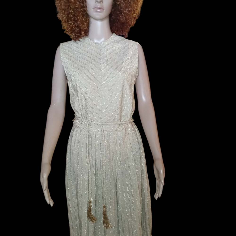 Elegant Vintage Cream Sleeveless Dress
